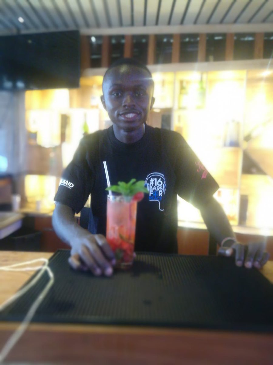 itsdaboc's tweet photo. Nafanya kazi kwa bar moja lakini bado nlifanyia kazi #16BarsforPeace 😂
Thanks @RabbitTheKing Na @USAIDKenya for the T-shirt 👊 https://t.co/K9LO2hV5nl