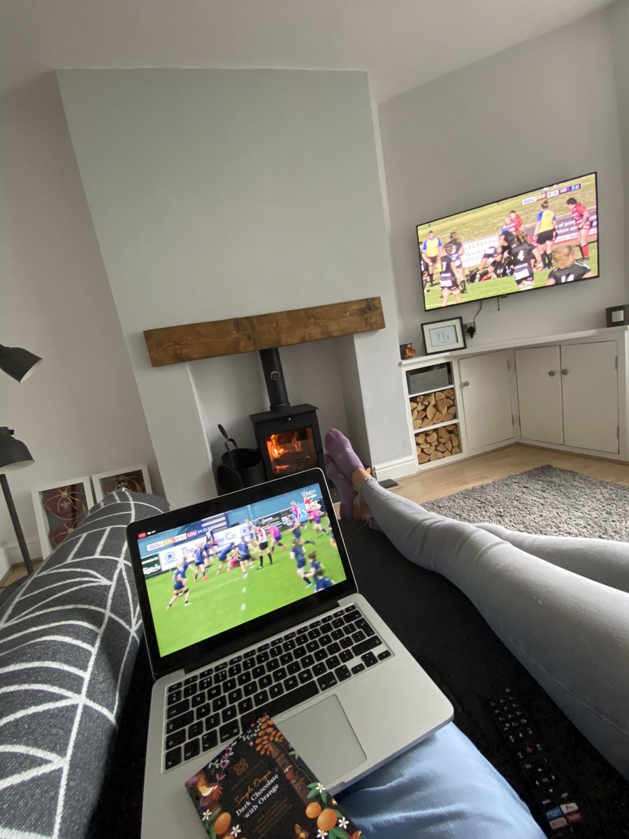 9Jessk9's tweet photo. SATURDAY afternoon spent well with @rachtaylor13 
Two @Premier15s games on the go! Thanks @coopuk for the free chocolate bar.  #afternoonsorted 
Massive good luck to 
@SaleSharksWomen on their first game. Go well. #sharktime https://t.co/ynwUGwM6Zk