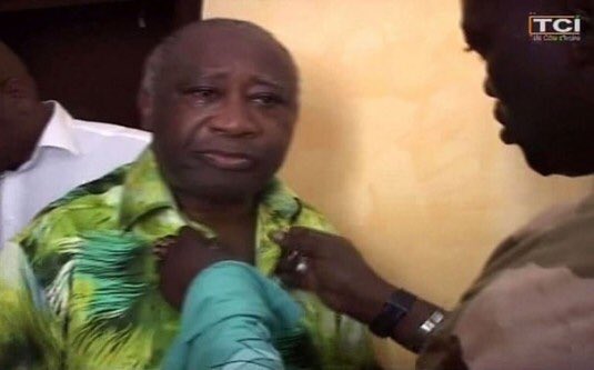 Bref pendant que ces deux personnes dialoguaient des innocents se faisaient tuer, violé et volé. Le 11 avril 2011 Laurent Gbagbo a été arrêté dans son Bunker avec sa femme. Mais les tueries continuaient à Yopougon (zone dite pro-Gbagbo)