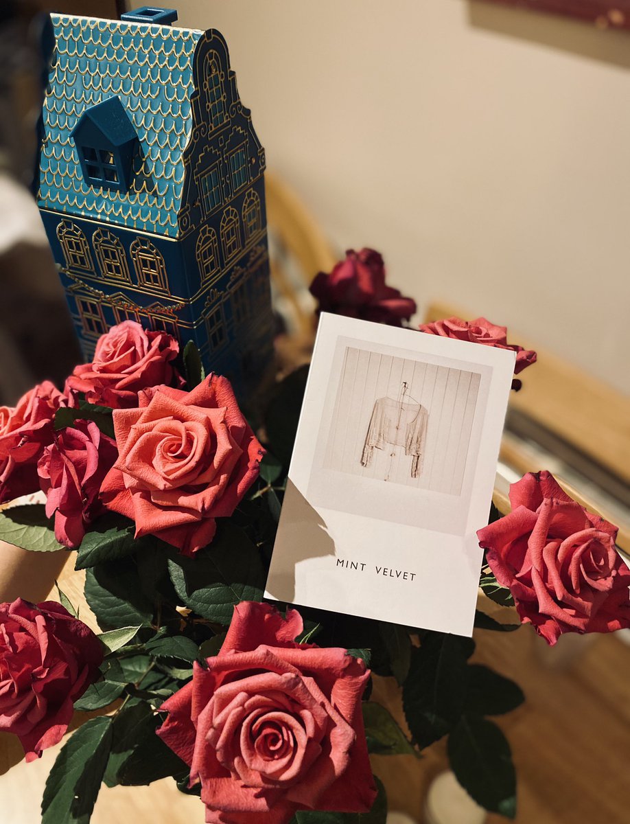 AndreeaTodea2's tweet photo. Delighted to embark on a new journey with @mintvelvet! 💃🏻Such an inspirational brand! Many thanks to @MagdalenaLenard for the great training! @HelenMintVelvet @ClaireT_MV https://t.co/K1d42j7YhX