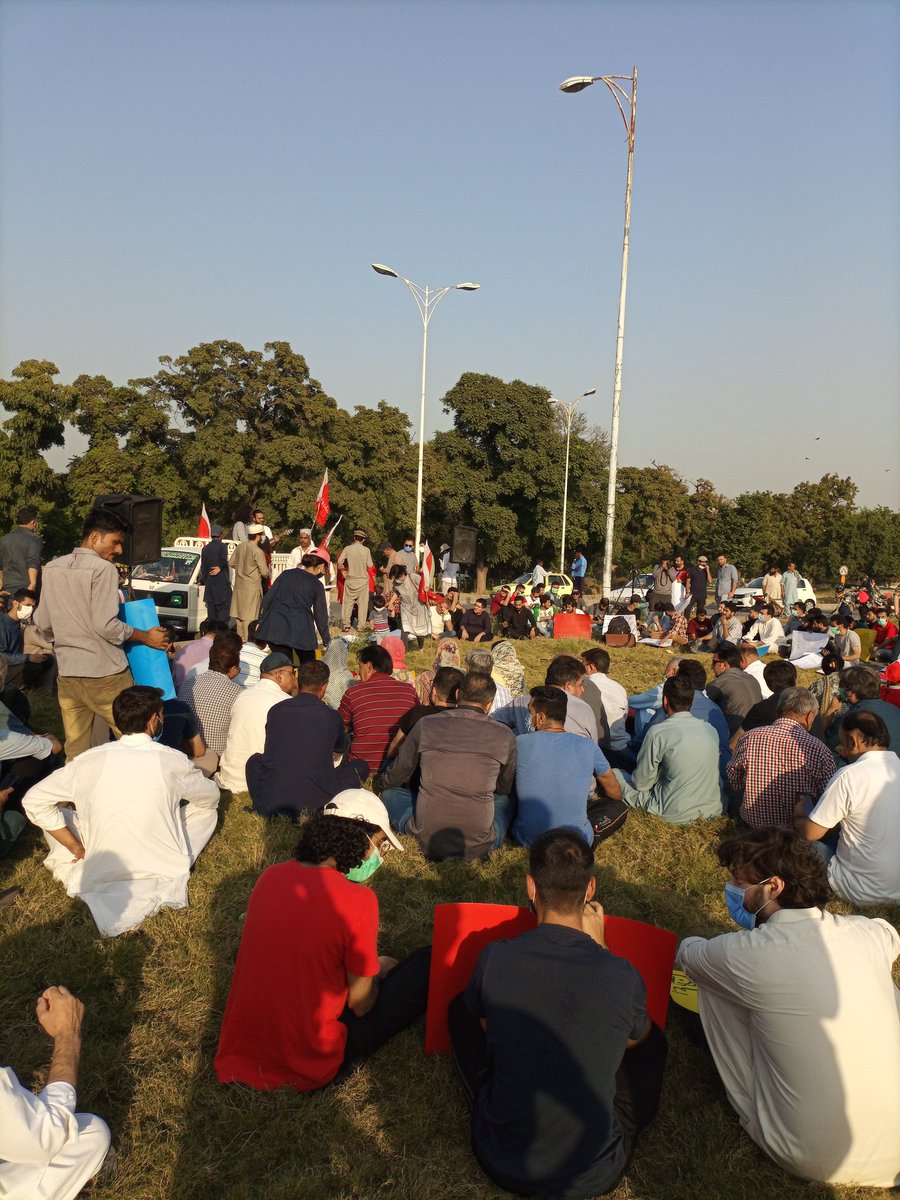 Shanubabafidai's tweet photo. تم نے جس خون کو مقتل میں دبانا چاہا، آج وہ کوچہ و بازار میں آنکلا ہے
#FreeBabaJan #awp @AwamiWorkers @awamiworkersuk #awamiworkersparty https://t.co/PWKGNUn9wz https://t.co/PpBQqSjF3z