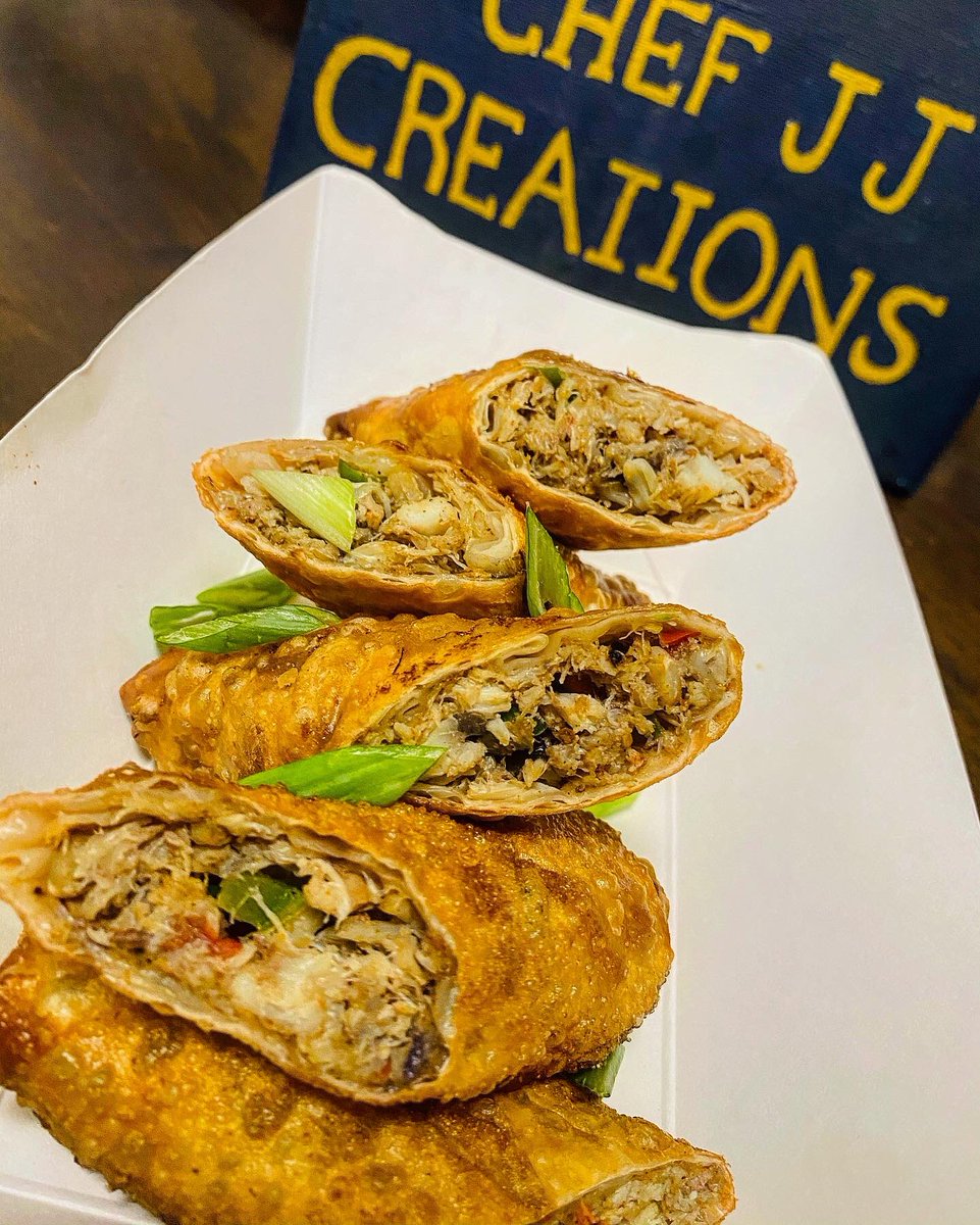 ChefJJCreations's tweet photo. Caribbean Fusion Eggrolls with Jerk crabmeat😎. Tag a foodie https://t.co/WoKTTcZJbc