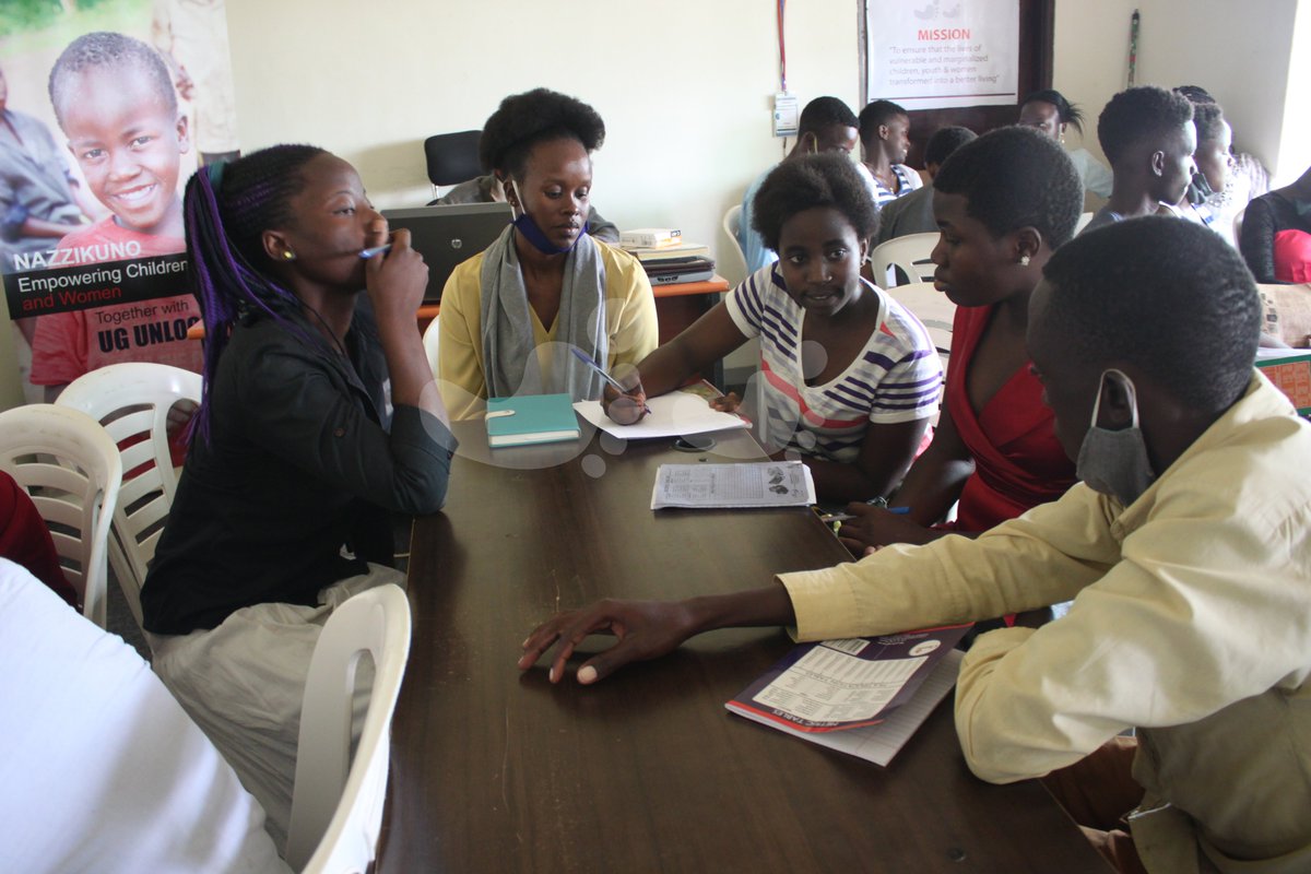 nazzikuno's tweet photo. #MYAP Training at Nazzikuno. 
Wednesday 7th October.  our #facilitator of the day Chairman - Nabisasiro village  Mr. John Clement Motivating the learners. Latter Facilitator is Mr Kateregga Gordon delivering Business digitalisation.
#YouthEmpowerment  #skilldevelopment https://t.co/YoxwQeEof4