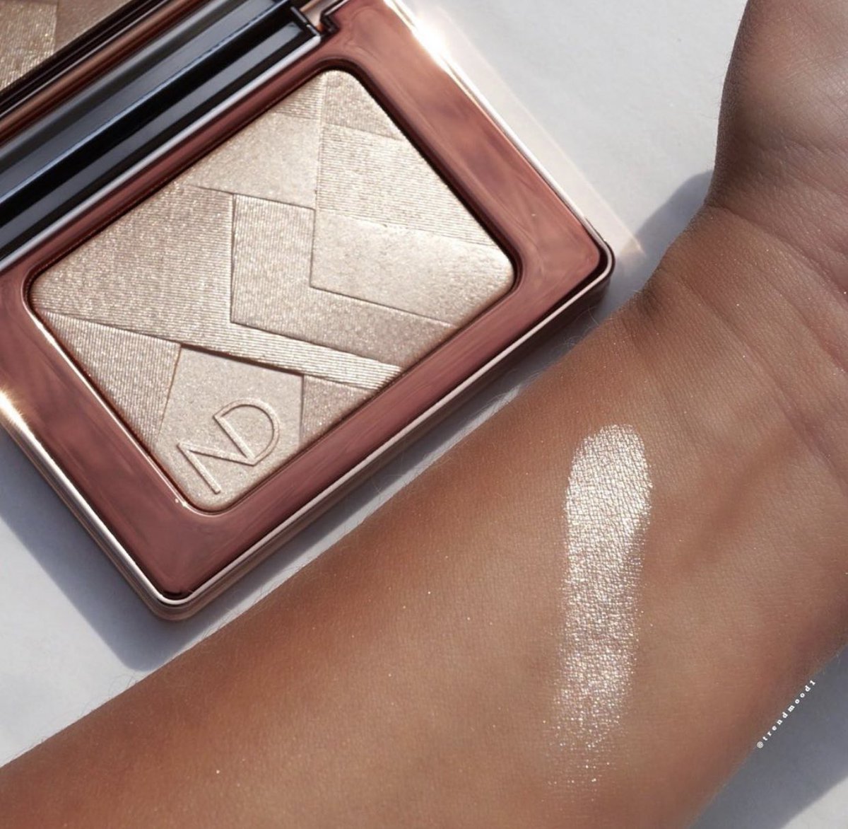 natasha denona i need a glow highlighter