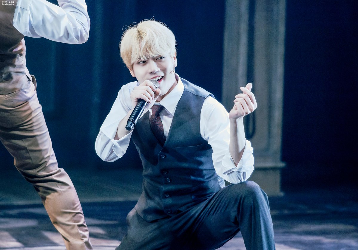 dongdongkingpic's tweet image. 201010 미오프라텔로_낮
써니보이 : 김지온 배우

싼타루치아에 아이돌이닷!!!!

#미오프라텔로 #김지온