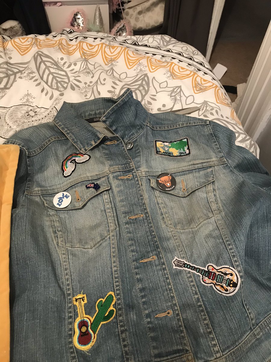 Emma_Milligan98's tweet photo. Been wanting to make this jacket more colourful for a long time using patches! Finally gotten round to it, thinking it’s looking good so far! #jacket #patches #crafts #arty #creativity https://t.co/hnmaRWvHRt