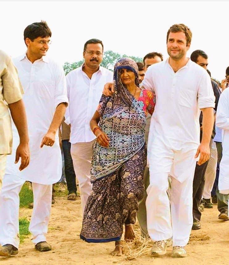 ArchanaDalmia's tweet photo. Compassion.. thy name is @RahulGandhi https://t.co/1v4U0TOQz0