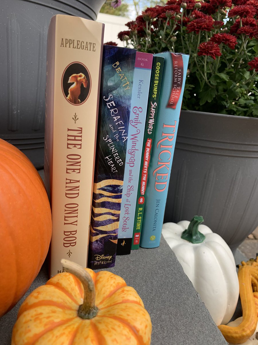 JenCalonita's tweet image. Happy weekend #teachers &amp;amp; #librarians! I’m so thankful for all you do for our kids so I’ve got a new stack up for grabs that includes a signed TRICKED &amp;amp; THE ONE &amp;amp; ONLY BOB. Follow/RT/comment to enter. U.S. only-winner picked 10/12 6PM EST! #kidsneedbooks