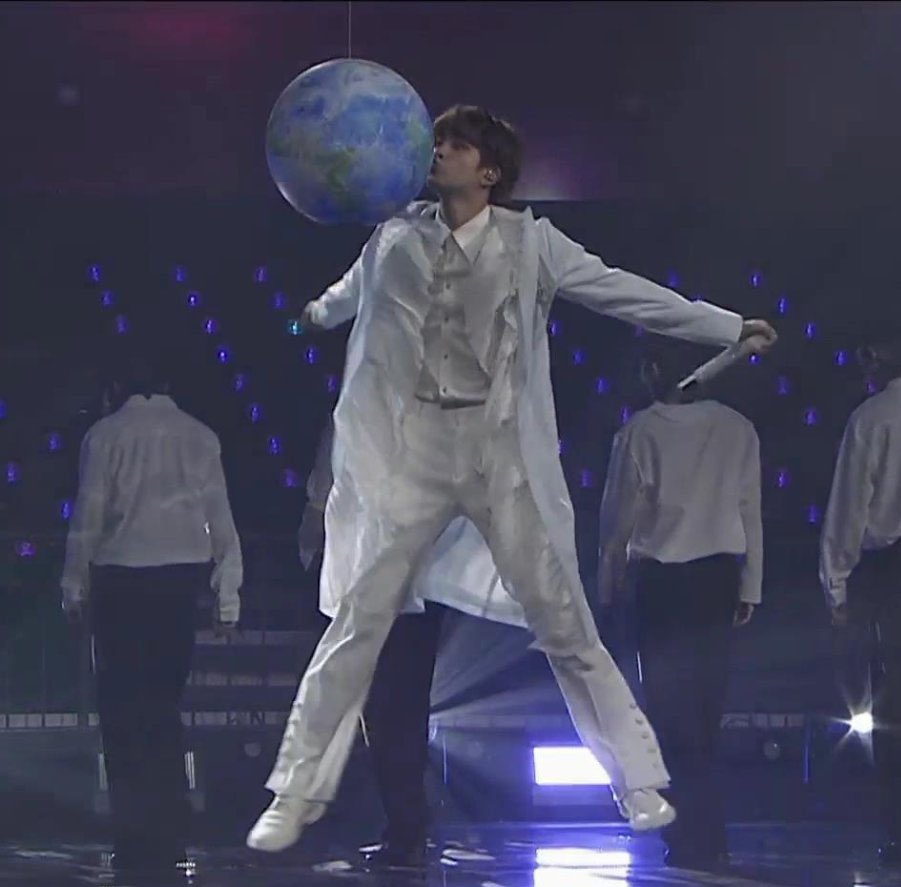 jinjoo_bts's tweet photo. 🌕😘🌍 #JIN https://t.co/wr5s9GjxfH