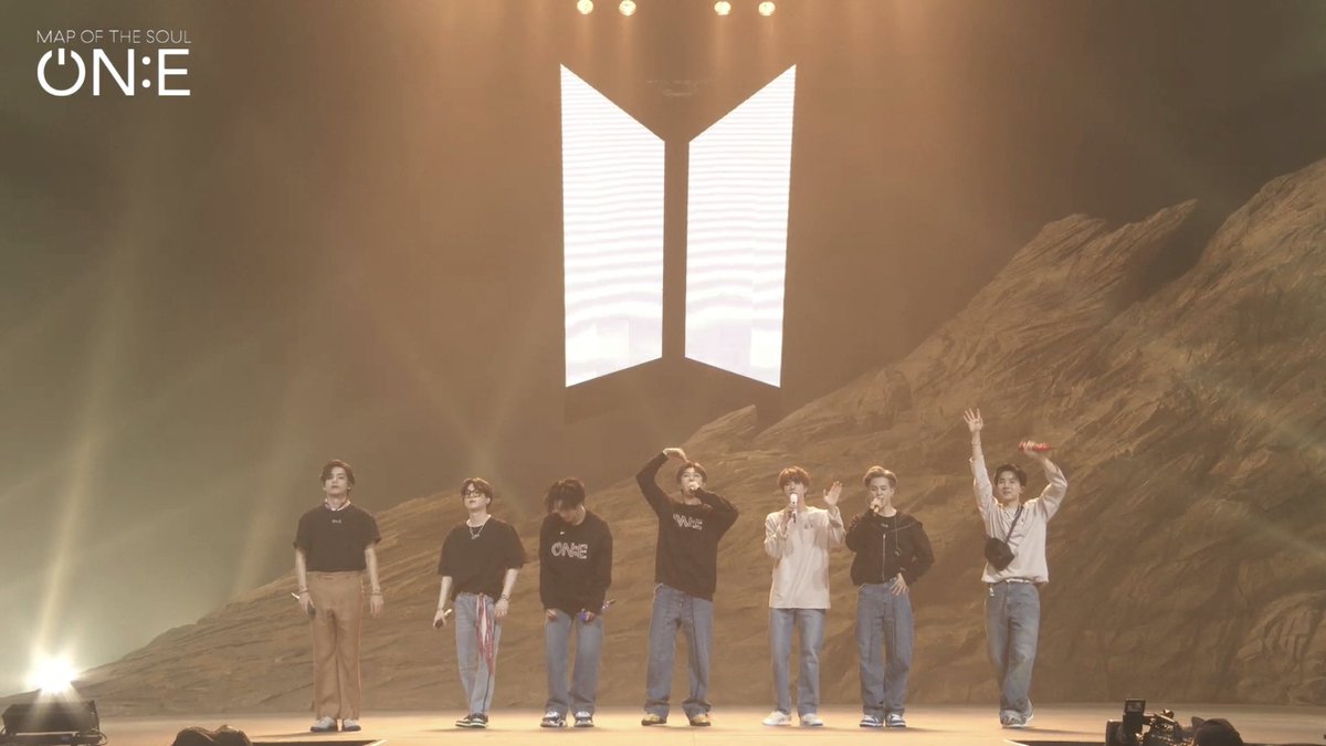 Cakey_7's tweet photo. Hôm nay BANGTAN đã nói “Xin Chào” bằng tiếng Việt🥺tớ tưởng mình đã nghe lầm nhưng không đó là sự thật😭#WeAreNotSevenWithYou #MapOfTheSoulOne #방탄소년단진 https://t.co/PPTlfuwjOy