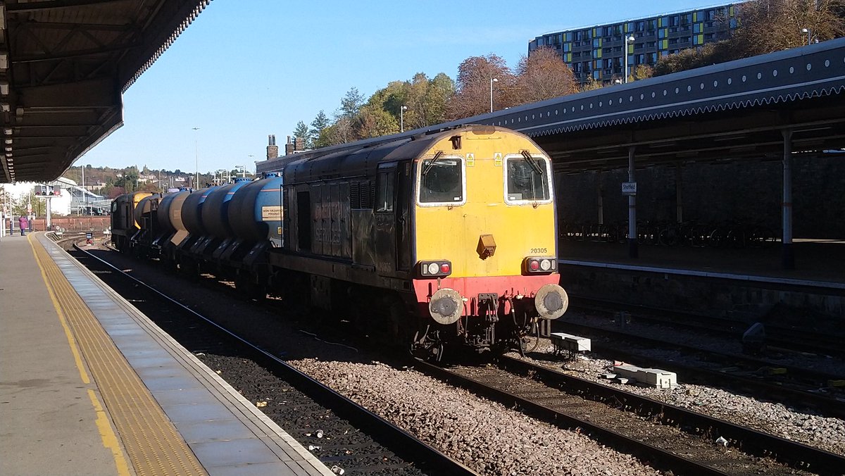 PickGS's tweet photo. Couple of phone shots from October 25, 2018, when, just by chance, I caught 20305 parked and ticking over with the RHTT at Sheffield Midland. https://t.co/fhPia3QdhW