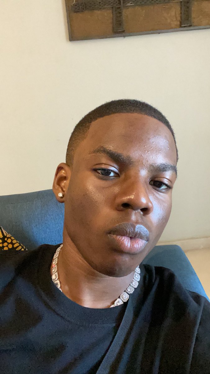 heisrema's tweet image. Dreads don’t mean I’m a criminal #EndSARS ✊🏾🇳🇬