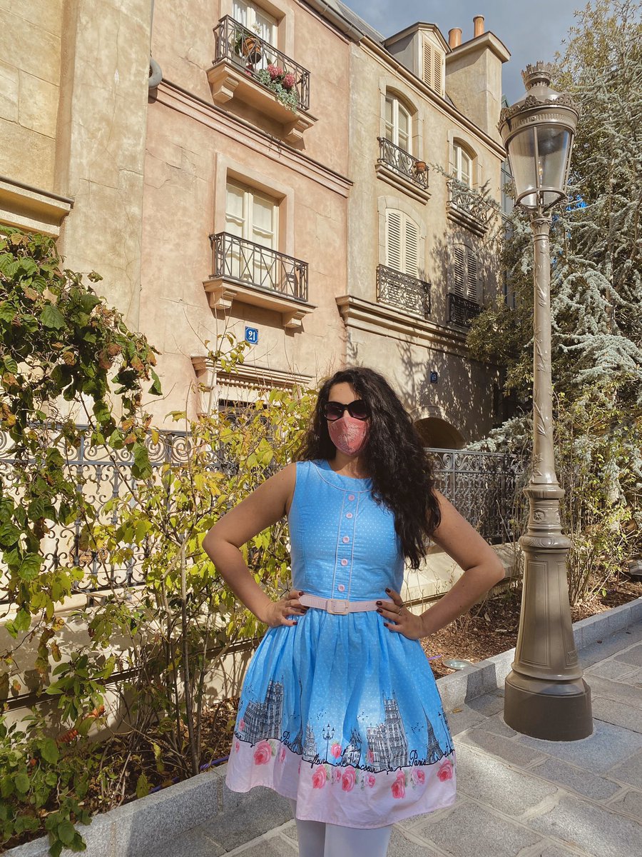 Day 10 of 31 of my « a dress a day keeps the blues away  » : Paname dress by  @HellBunny !