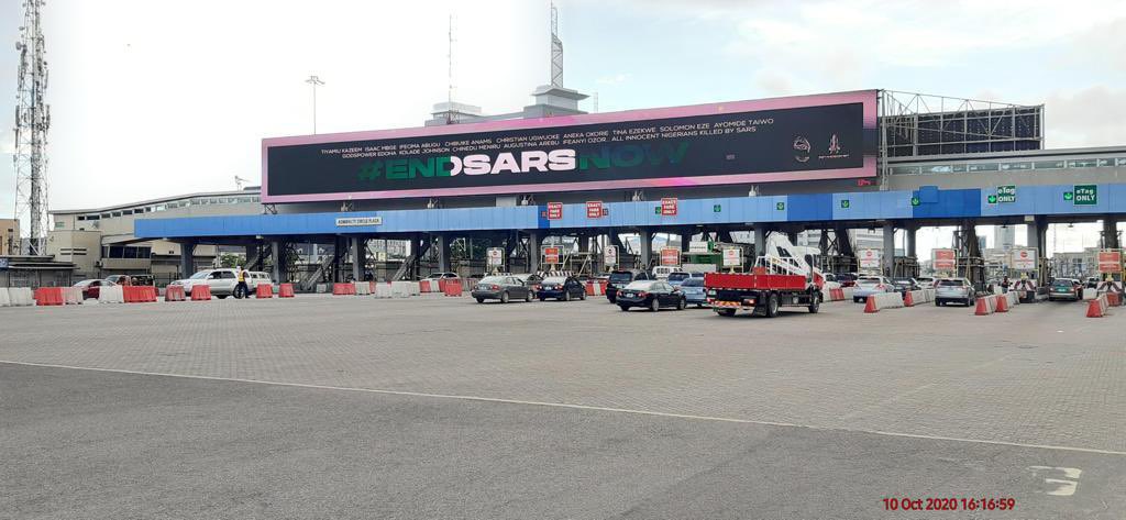 burnaboy's tweet image. My #EndSARS billboards have gone up all over Nigeria.