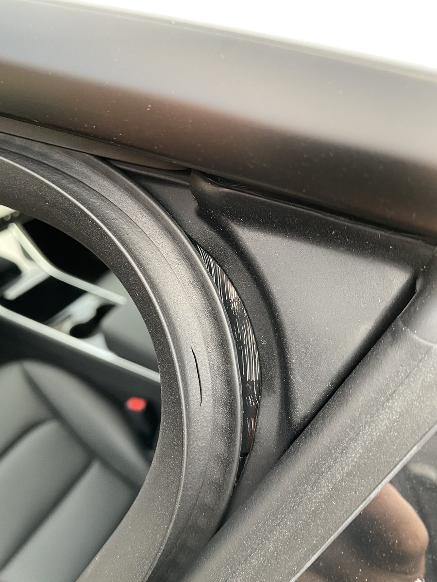 wildlyon2's tweet photo. Robbed by Tesla @elonmusk took delivery of my model Y on 10/2 with trade in of my 325ci at super low value. Feel like was force the taking delivery, end up returning the my Y due to poor quality, leak of response and poor customer service. cover up of poor installation by sharpie https://t.co/Ano9Km3H5R
