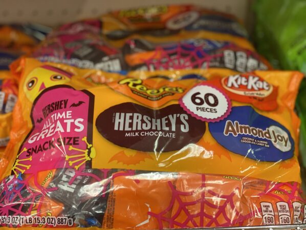 ppennypincher's tweet photo. BEST Halloween Candy Sales This Week: Each week we see more fun… https://t.co/KSJmbfsuuf #CVS #GroceryStores #Kroger #Publix #StoreDeals https://t.co/dgMmDu4w6T