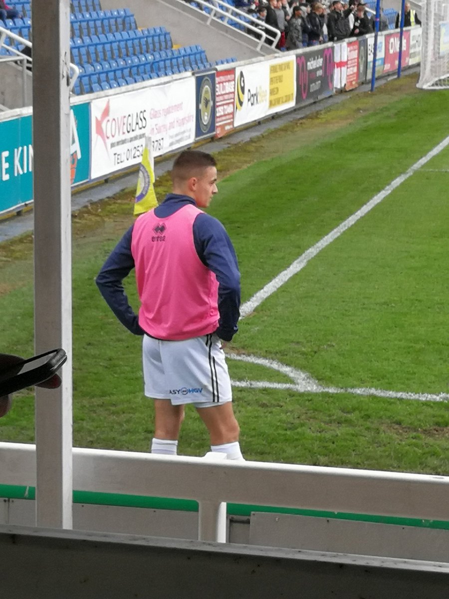 Sarahhoyle7's tweet photo. Should have started 100% wahts going on @FarnboroughFC @Louiepaget https://t.co/YExqXqb7ur