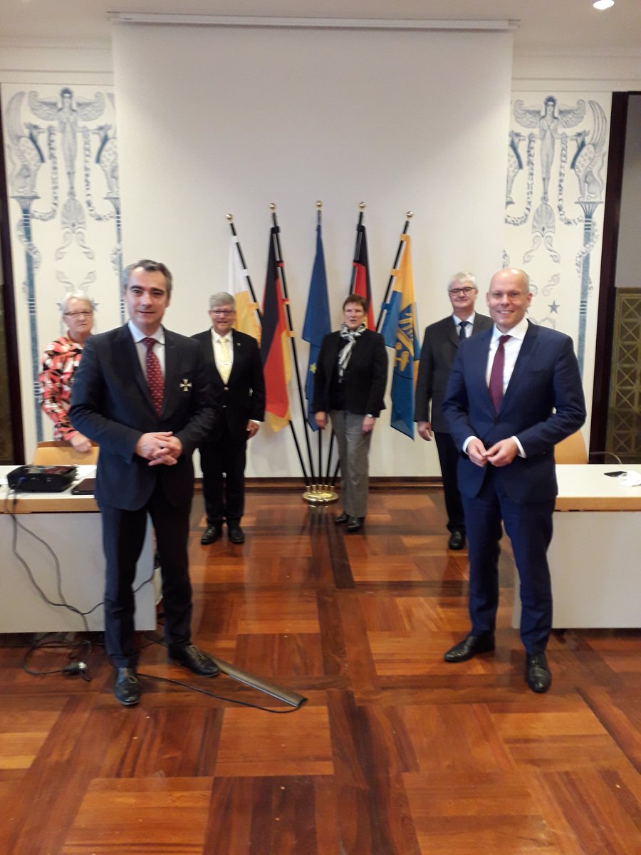 Landsmannschaft Schlesien (@lmschlesien) on Twitter photo Die Bundesdelegiertenversammlung der #Landsmannschaft #Schlesien wählt in #Hannover neuen Vorstand. <a href="/stephanrauhut/">Stephan Rauhut</a> wurde als Bundesvorsitzender bestätigt. Neuer Präsident der Bundesdelegiertenversammlung ist MdB Peter Beyer.
#schlesien #landsmannschaftschlesien Die Bundesdelegiertenversammlung der #Landsmannschaft #Schlesien wählt in #Hannover neuen Vorstand. <a href="/stephanrauhut/">Stephan Rauhut</a> wurde als Bundesvorsitzender bestätigt. Neuer Präsident der Bundesdelegiertenversammlung ist MdB Peter Beyer.
#schlesien #landsmannschaftschlesien