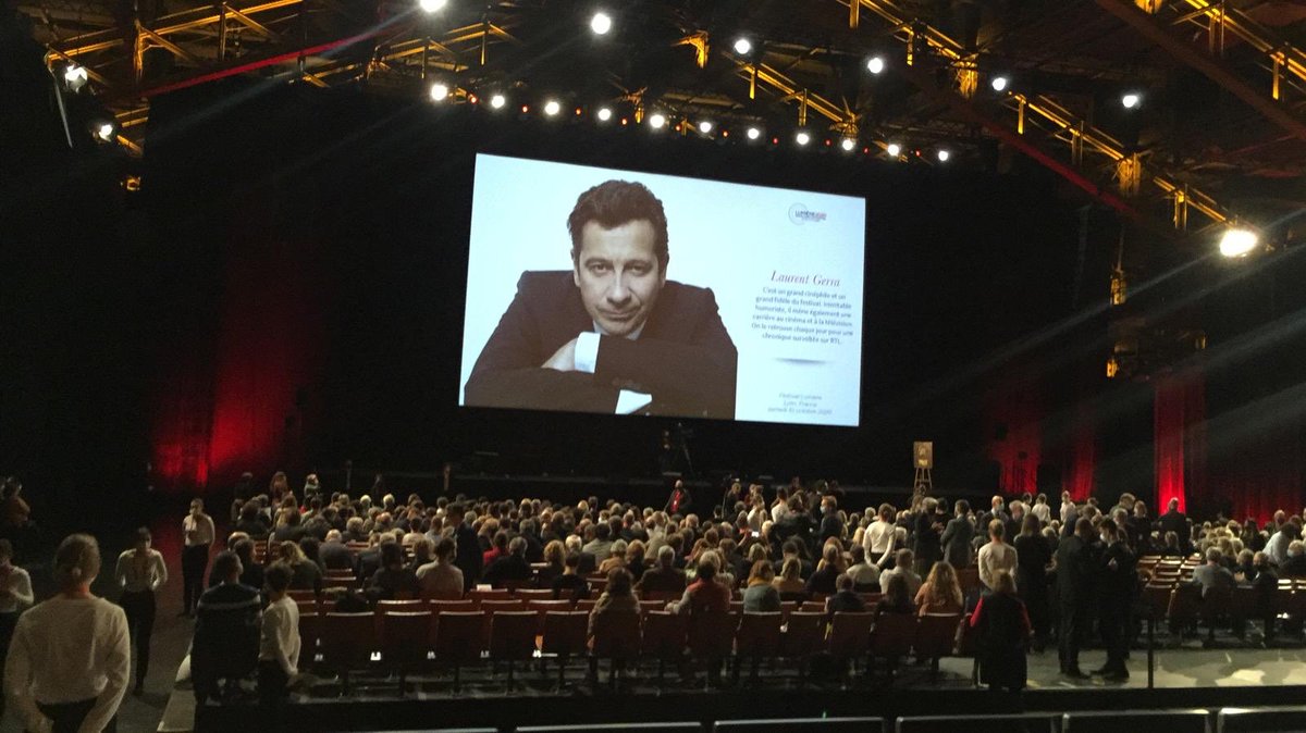 doc_cine's tweet photo. La soirée d’ouverture du @FestLumiere va bientôt débuter. Malgré les conditions particulières, les lyonnais et les cinéphiles sont présents ✌️ https://t.co/oJXoh4KL9P