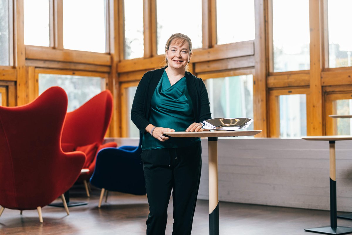 AaltoUniversity's tweet image. Kemian tekniikan korkeakoulun vuoden alumni on tekniikan tohtori Anu Kaukovirta, Luonnonvarakeskuksen Tuotantojärjestelmät-yksikön johtaja. Lämpimät onnittelut! #AaltoAlumni #Aalto10Years