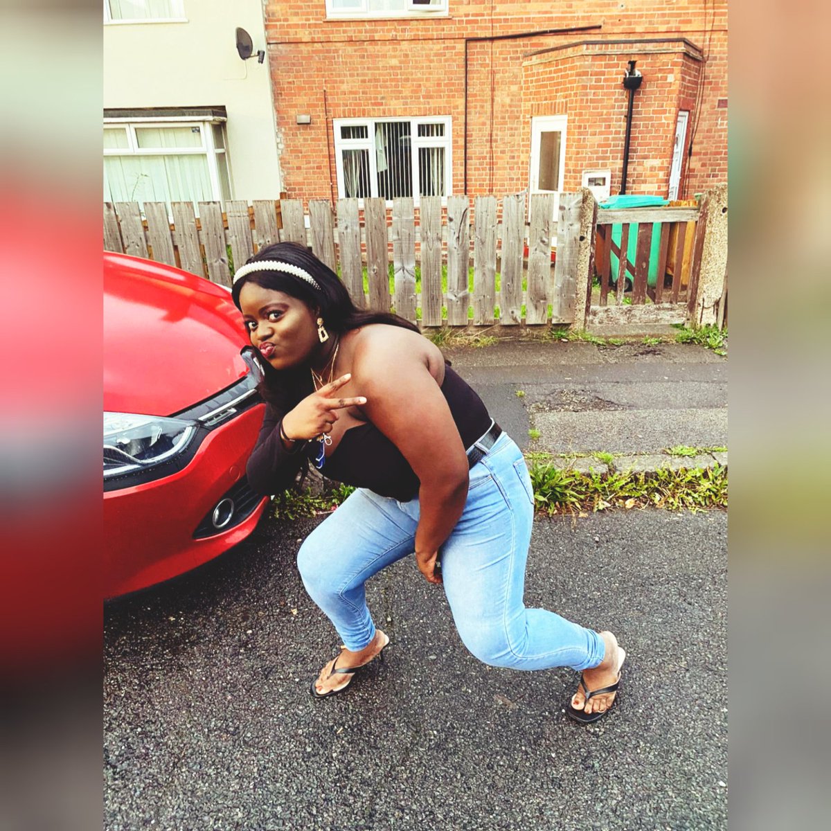 MissVeeDeeBee's tweet photo. God has been so faithful this year. In the midst of uncertainty, He gave me an amazing car, &amp; a Senior managerial job straight after my graduate scheme

Now today on my Birthday 08/10, your girl just became the owner of a 3-bed house at 27. 

I'm so grateful #BDayGirl #HomeOwner https://t.co/mkf2IT8Um8