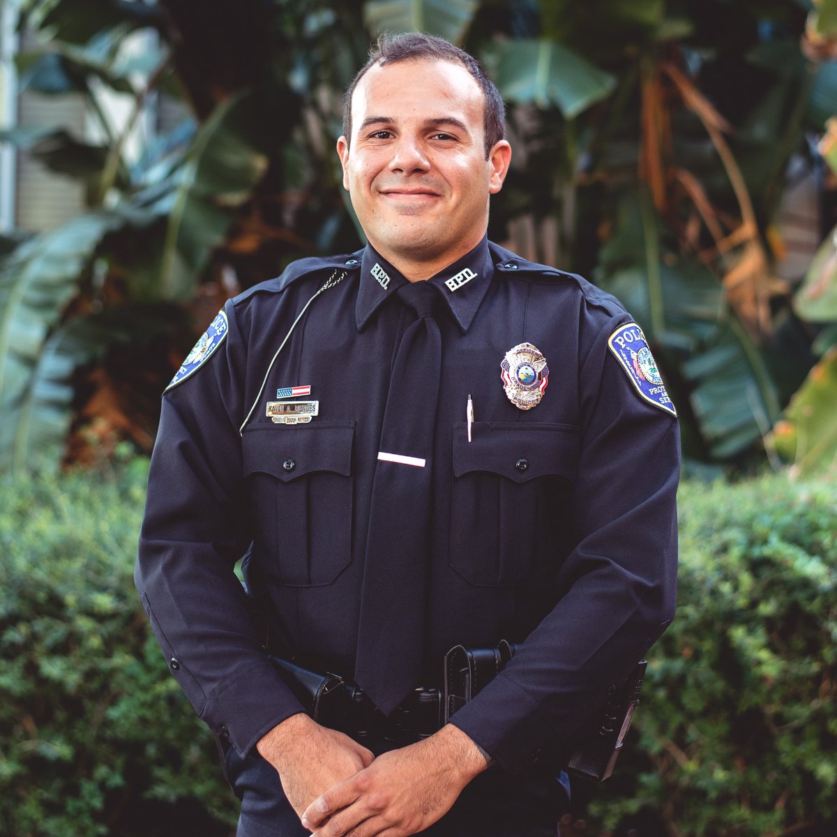BradentonPD's tweet photo. Join us in welcoming our newest officers, Jack Burt & Kaven Mendes. We are proud to welcome both to the #BradentonPD family.
#OneCityOneTeam #JoinTheBlue https://t.co/oWlDaDmYjs