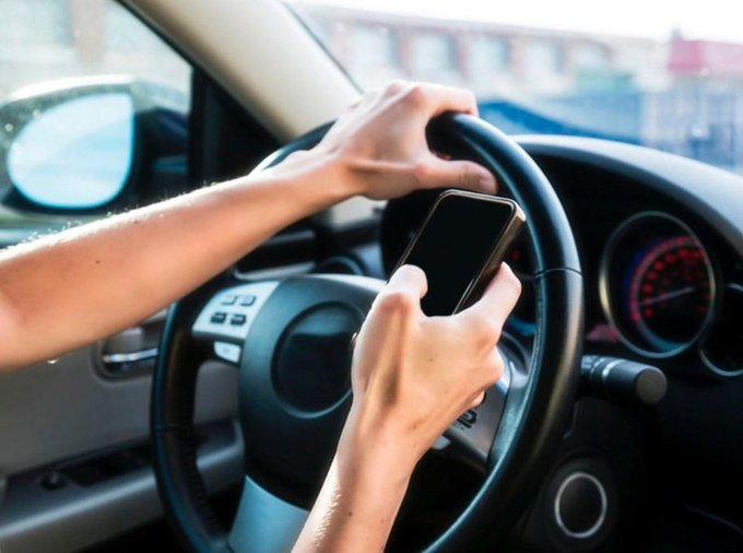 policia's tweet photo. Que no se olvide🧠...

Ningún #WhatsApp, #mensaje, #tuit o #post es tan importante que no pueda esperar unos minutos⏳...

Al volante NO tengas distracciones 

#Seguridad https://t.co/fJFotpt8Mk