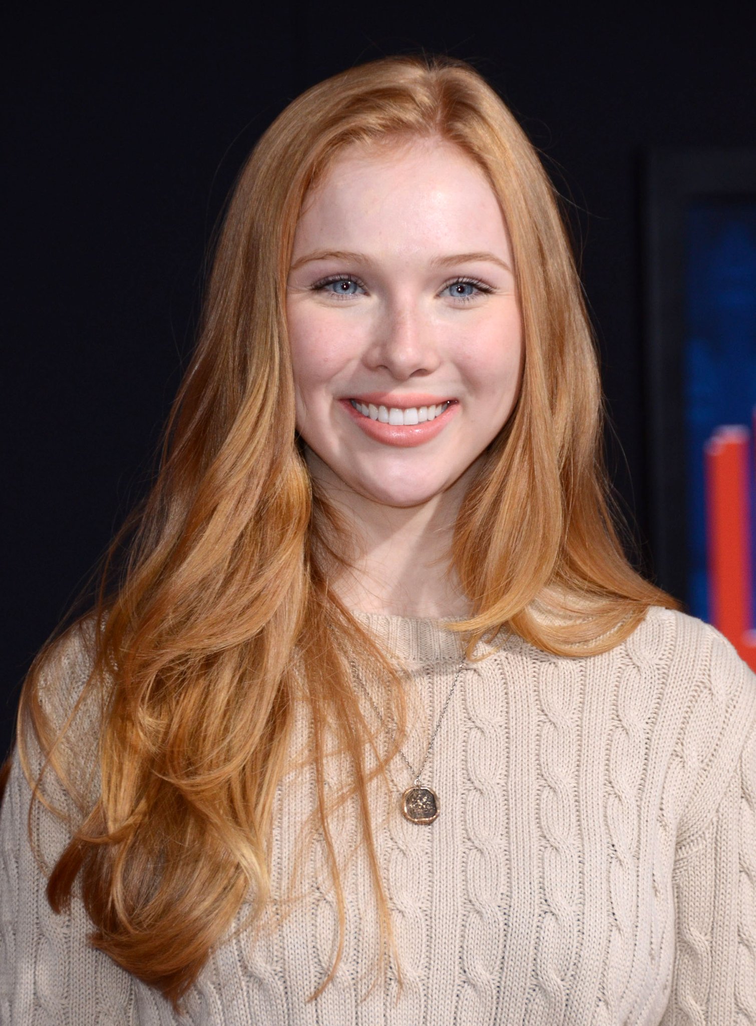 Happy Birthday to Molly Quinn who turns 27 today! 