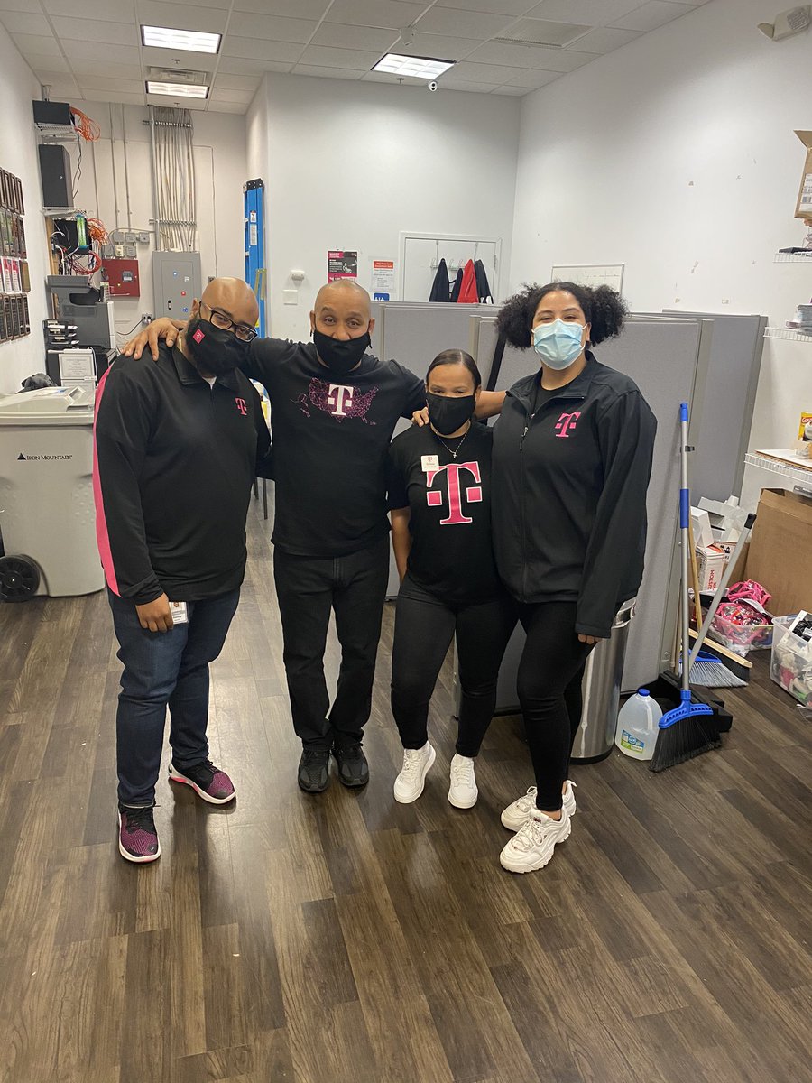 Danny Hawkins (@dannyhawkins82) on Twitter photo Great visit with Yurissa and team at the Hudson Mall location!!! 👏🏾👏🏾 <a href="/bennyblaque/">Benny</a> <a href="/Yurissagg/">YurissaG</a> <a href="/mwalker3838/">Michael Walker</a> <a href="/MichaelZukowsky/">Michael Zukowsky</a> <a href="/Funch11/">Bill Funcheon</a> <a href="/thayesnet/">Terry Hayes</a> <a href="/ECPforMe/">Executive Cellular</a> Great visit with Yurissa and team at the Hudson Mall location!!! 👏🏾👏🏾 <a href="/bennyblaque/">Benny</a> <a href="/Yurissagg/">YurissaG</a> <a href="/mwalker3838/">Michael Walker</a> <a href="/MichaelZukowsky/">Michael Zukowsky</a> <a href="/Funch11/">Bill Funcheon</a> <a href="/thayesnet/">Terry Hayes</a> <a href="/ECPforMe/">Executive Cellular</a>