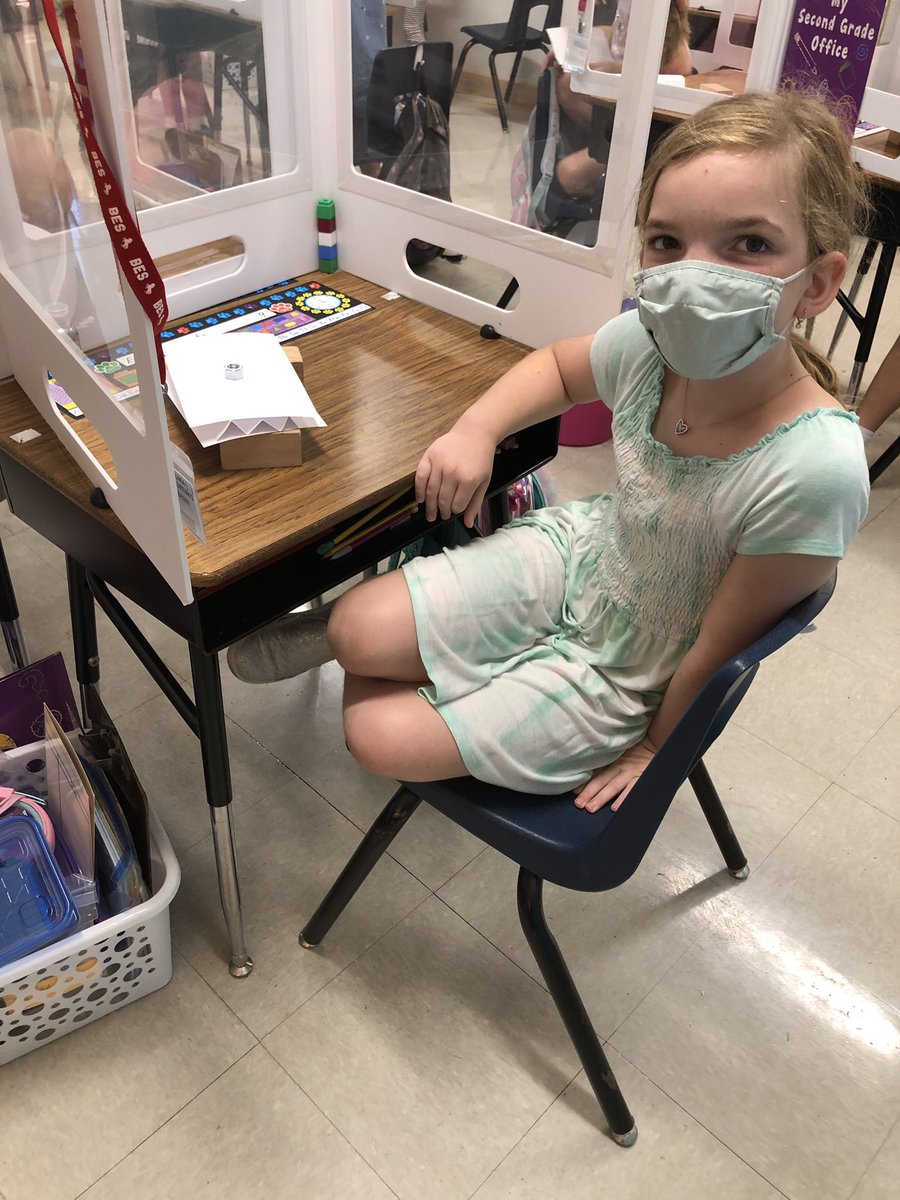 lisastrange2016's tweet photo. Engineering Deep Beam Bridges! @LewisvilleISD @BridlewoodES https://t.co/oZh9c52m0x