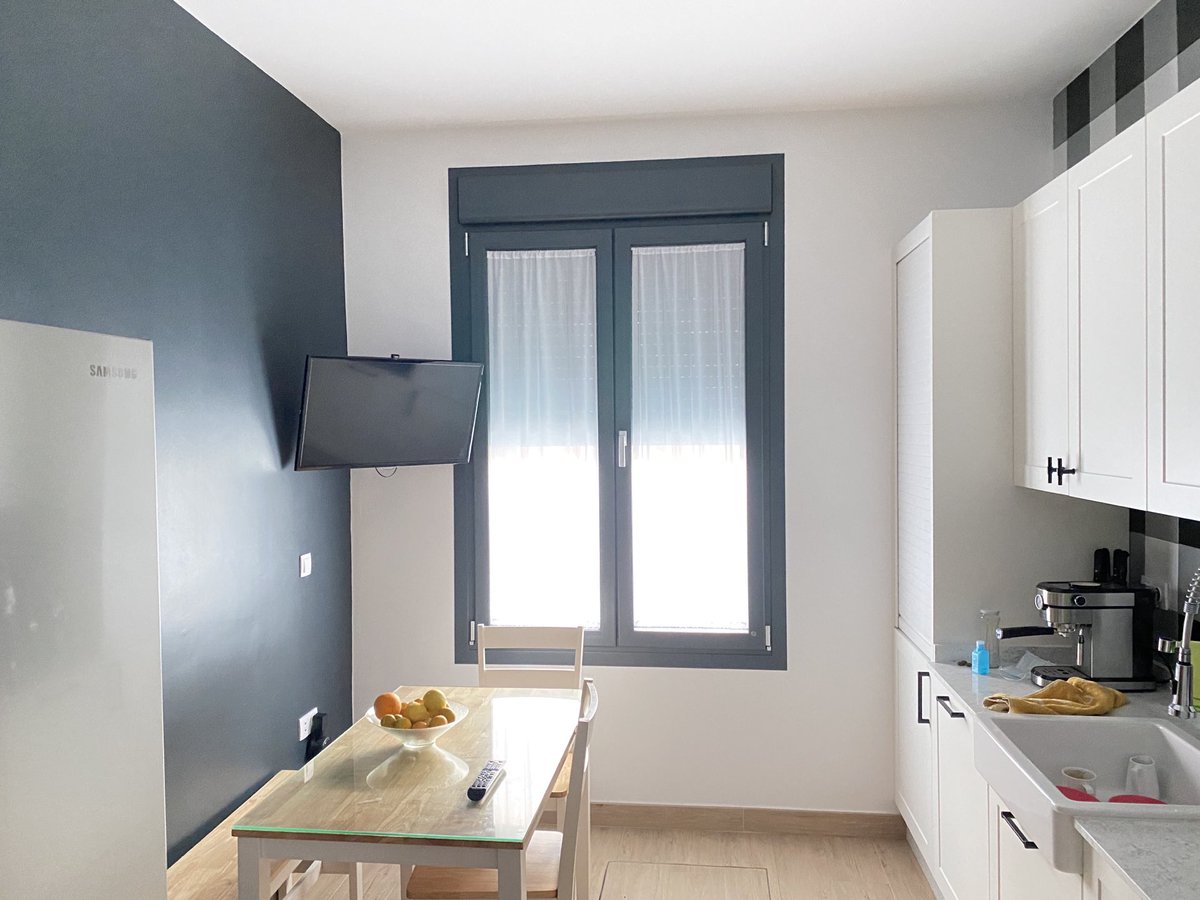 VELAVENTANAS's tweet photo. El aislamiento térmico y acústico que tu familia se merece. La seguridad y la luz de Vela Ventanas. 😍👨👩👧👦🐕🐈
#VelaVentanas#Topqualitywindows #TopJoin #topcolors #VentanasSeguras #Doors #Windows https://t.co/m3gl9UqZ3c