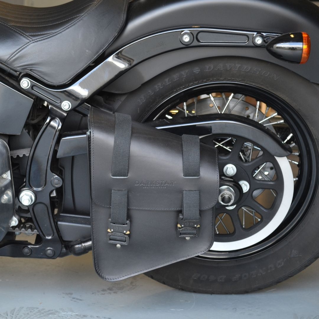 Our well crafted leather Adventurer #swingarm bags with steel mounting bracket.
Will fit all #HarleyDavidson  #Softails up to present 2020 models and the bracket can be modified to fit custom handrails.

#Made in England
Worldwide shipping

Link in bio #darkstarleather