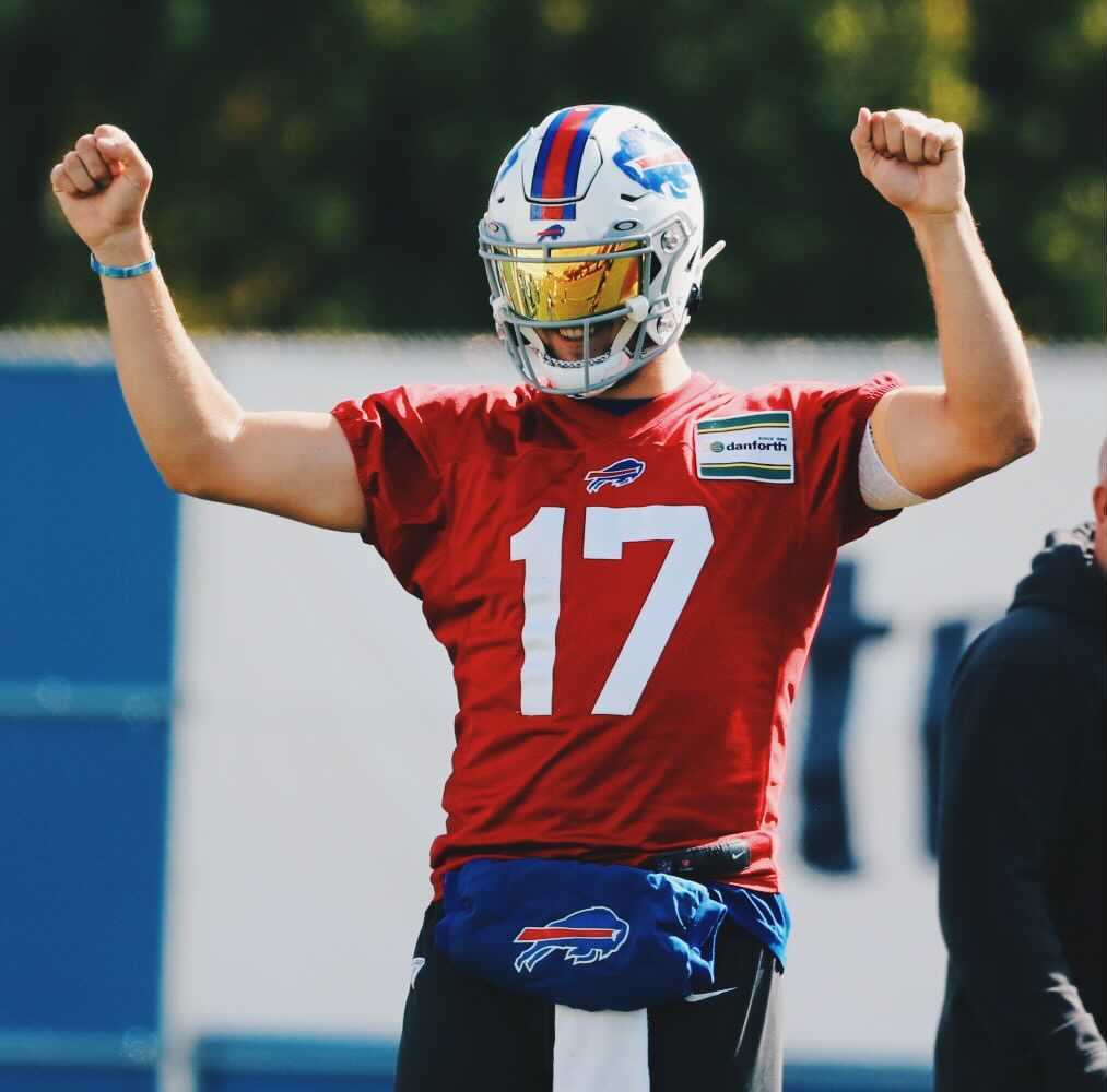 brgridiron's tweet photo. Visor @JoshAllenQB is cold 💎

(via @BuffaloBills) https://t.co/eOSN169fuv