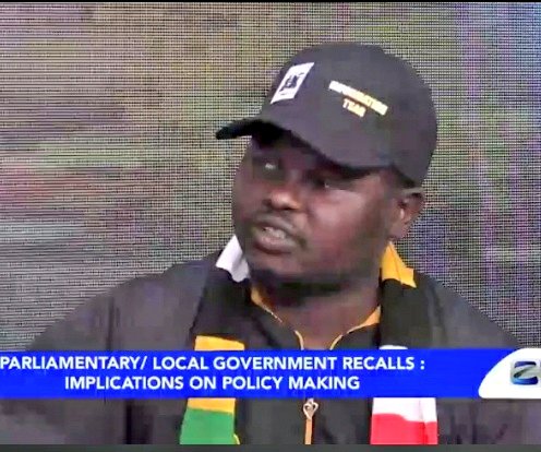 BhuruReMushaZW's tweet photo. @advocatemahere was avoiding eye contact with @TafadzwaMugwadi at all cost 

Kunge a beefing couple. 
🤣🤣🤣🤣🤣🤣🤣 https://t.co/TbgN7UEr0U