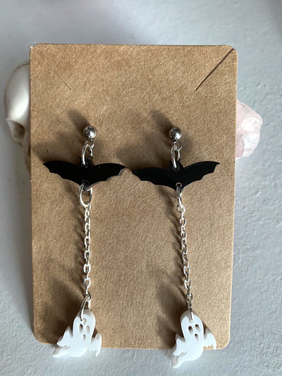 DotDashGifts's tweet photo. Only two pairs of bats &amp; ghosts left !👻

Shop link in bio 👻 https://t.co/QOisFyXe90