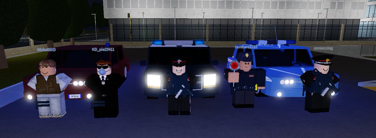 Divisa diversa, stesso obbiettivo.
Buona sera dai #carabinieri del Nucleo Operativo Radiomobile di Napoli e dagli Agenti della #Questura di Napoli.

#PossiamoAiutarvi

@poliziadistato3