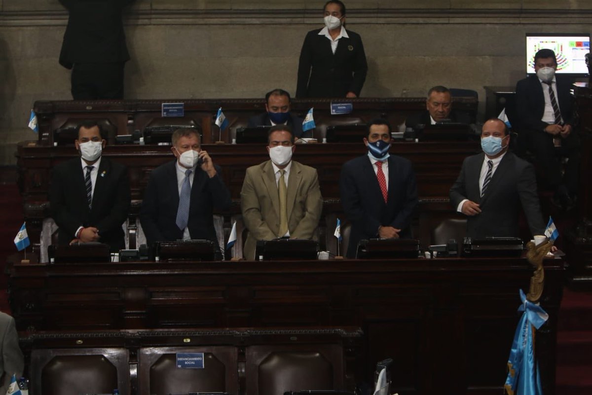 .<a href="/CongresoGuate/">Congreso Guatemala</a> los <a href="/DiputadosCREO/">Diputados CREO</a> presentes para intentar continuar con una agenda legislativa pro #Guatemala que sirva para la reactivación económica y la elección de Cortes!
