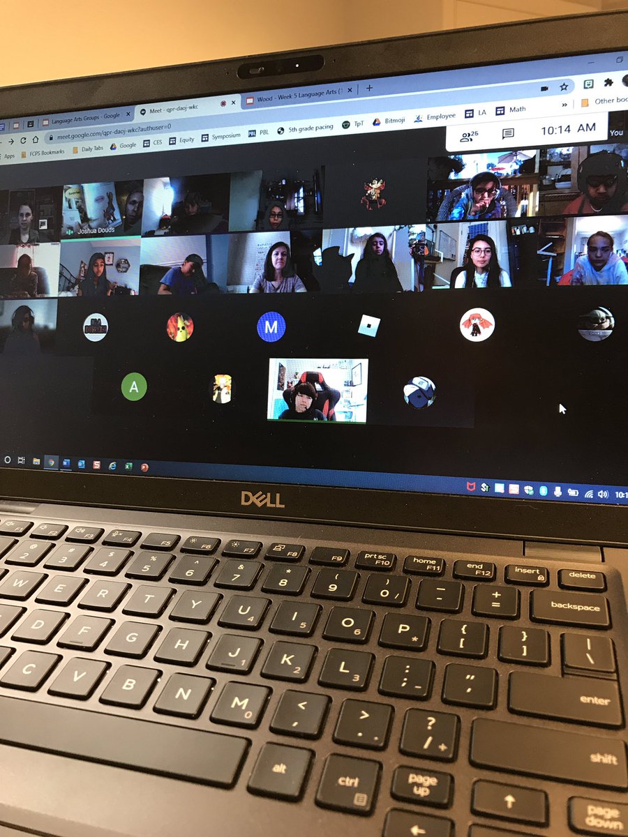 We are so lucky to have Mr. Douds visit and read an AMAZING “new to us” book about Parker and the National Portrait Gallery! #awesomeprincipal #TogetherCES <a href="/centrevillees1/">Centreville ES</a> <a href="/jtdouds/">Josh Douds</a>