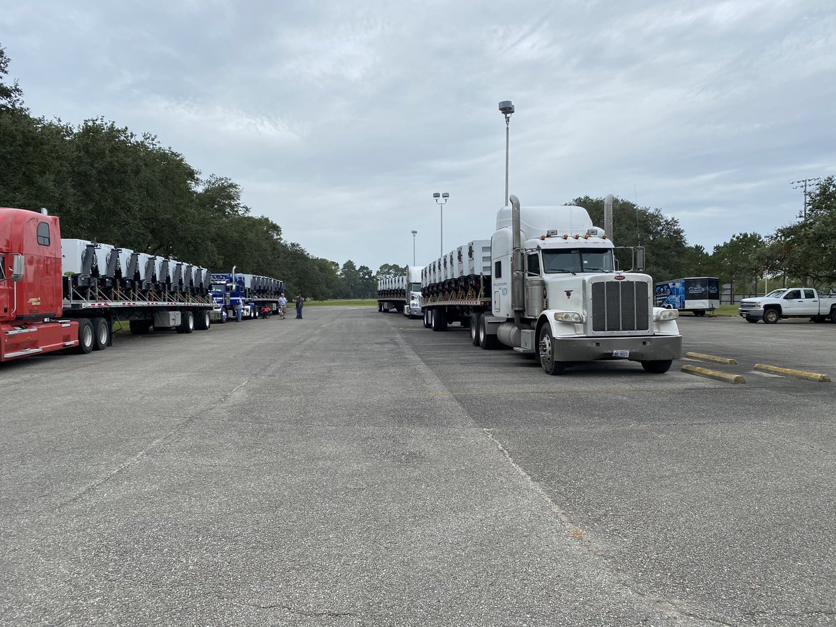 sorenson_nancee's tweet photo. LSUE is a site for emergency generator deployment for Acadiana.  We will get through Delta!! https://t.co/ReP2rKvE27
