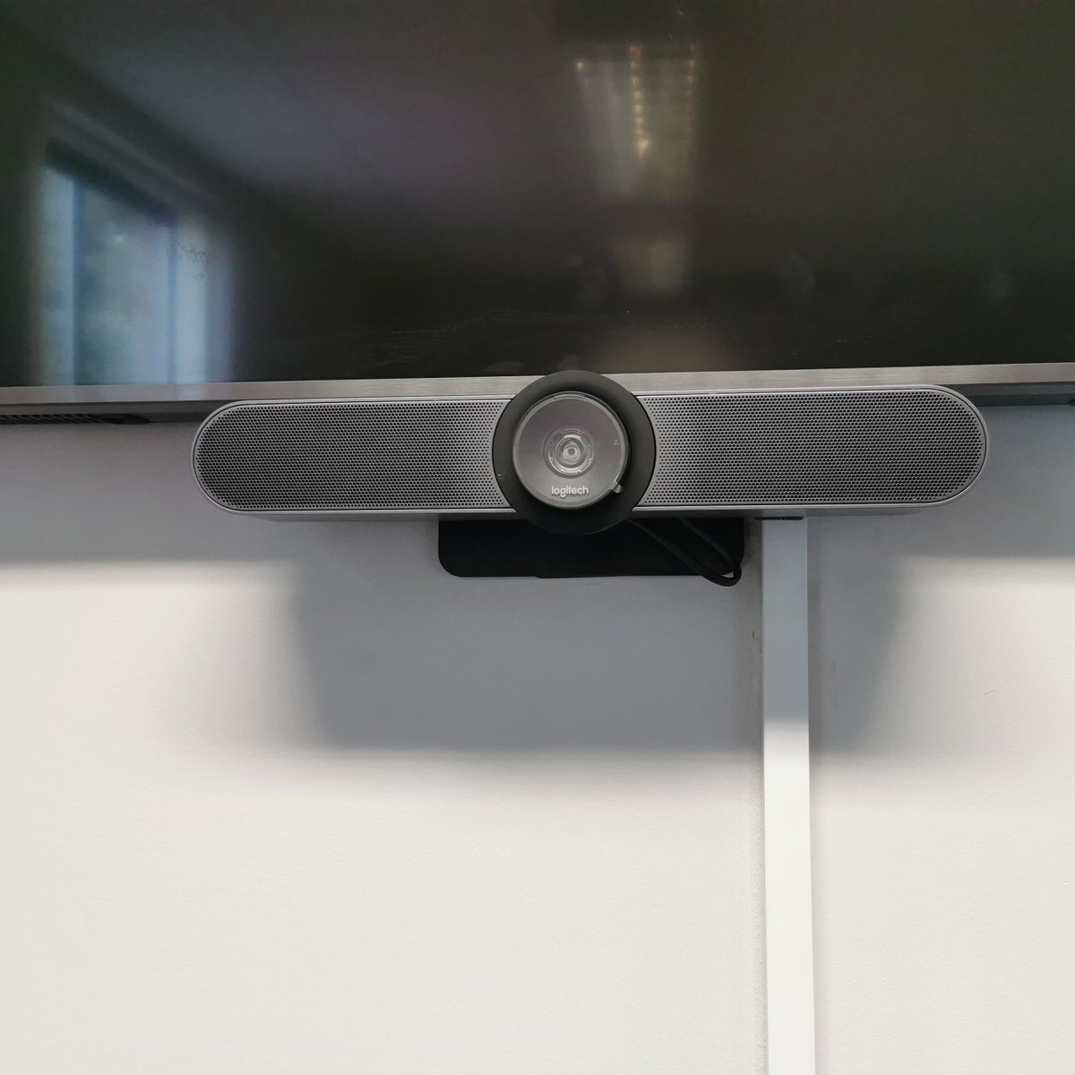 We are improving our technology with large TV screens  and video conferencing equipment in our meeting rooms. We also have measures in place to allow for safe face to face meetings in all of our offices. 
 
#ClientSupport #RemoteWorking #OnlineMeetings #BusinessSupport #TeamDA