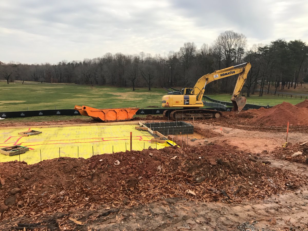 GolfFairfax's tweet photo. . #BurkeLakeGolf #top50range @GolfRangeAssoc @GolfFairfax 

How it started:                                             How it’s going: https://t.co/CZdK9F7jSv https://t.co/AwmFjRObCS