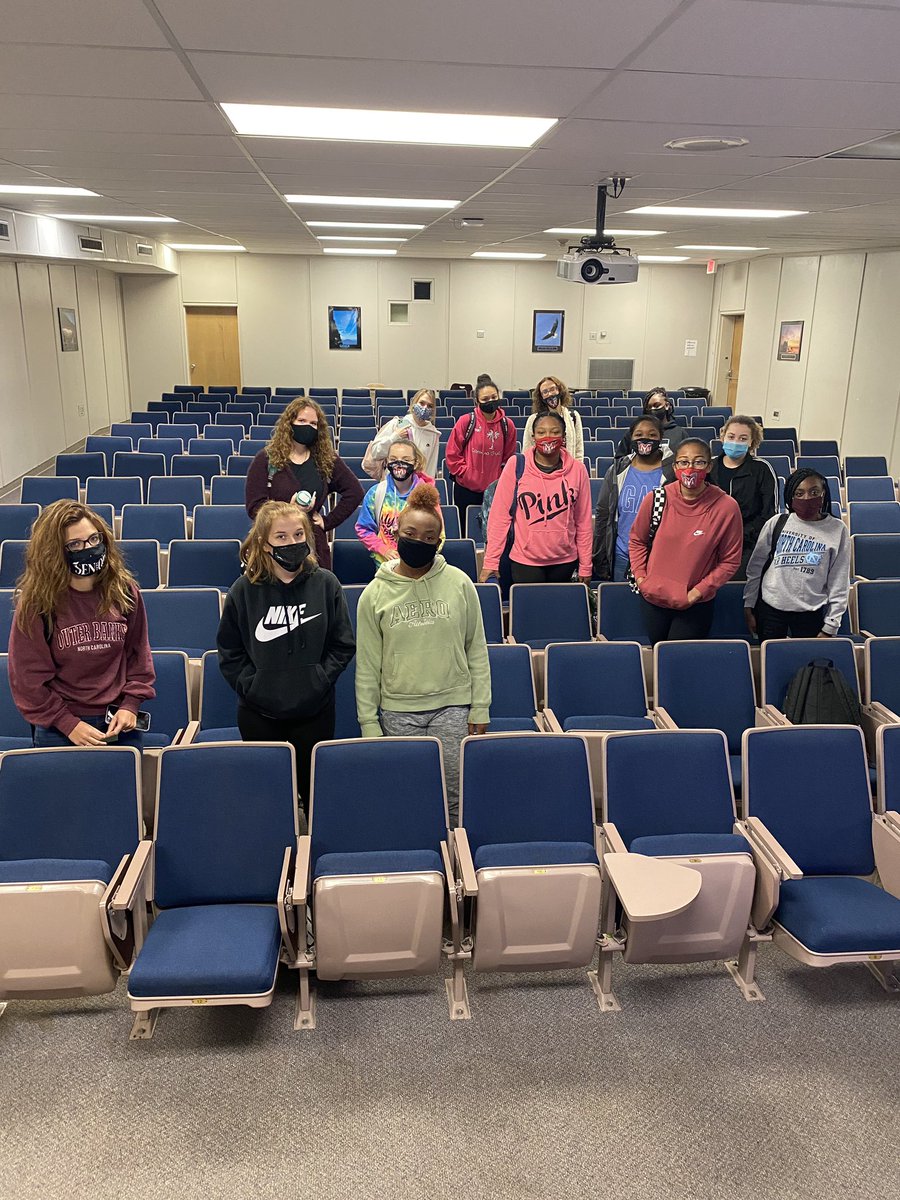 Senior girls take part in the SC Women in Science Conference. #strongerwithSTEM #scbiowomen