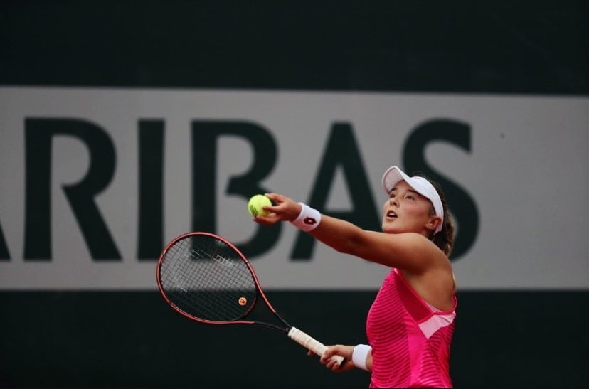 tenisCMC's tweet photo. 💣¡BOOOM! Alina Charaeva ya está en semifinales. 💪🏻 @rolandgarros
Un poquito más cerca... 🚀
⠀
Alina reaches semis at French Open.
Step by step! 💥
⠀
#CMCompetition #RolandGarros #WTA #Tennis #Tenis #Junior #CMC https://t.co/ONckmjpi0h