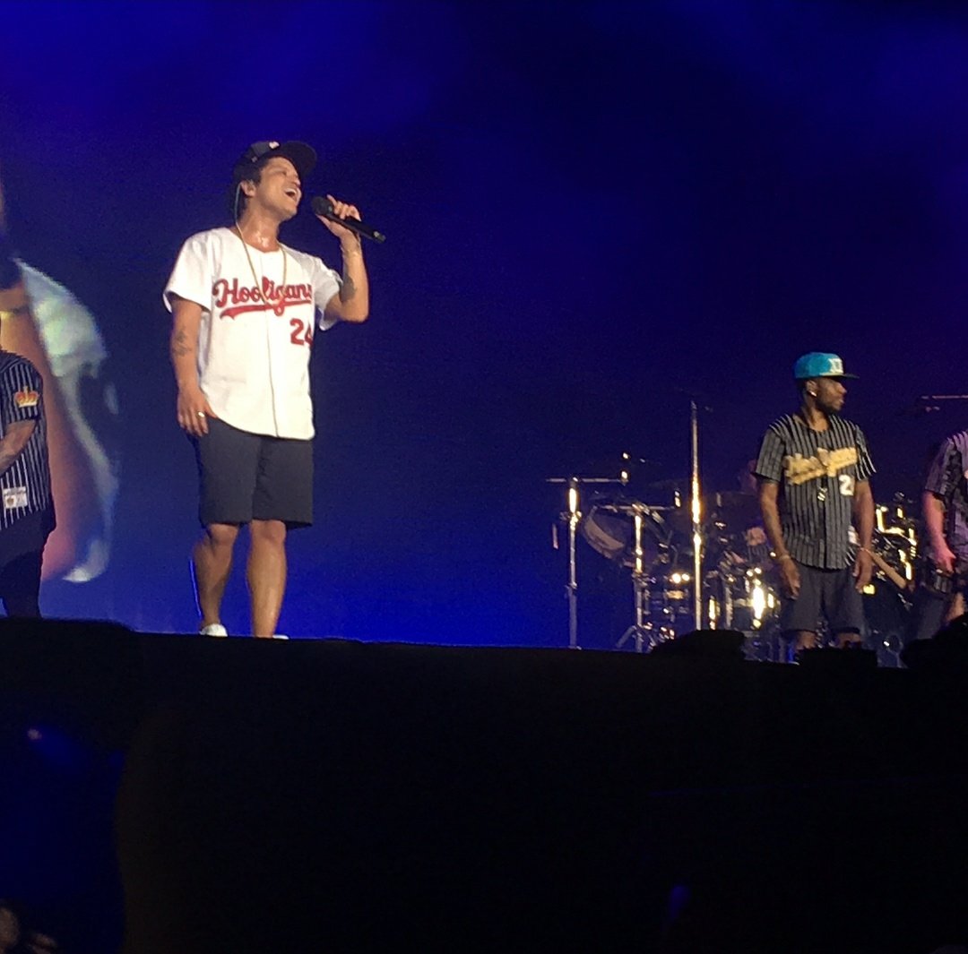 Dia do meu ídolo máximo. Uma honra ter te visto de perto.
Happy birthday Bruno Mars 