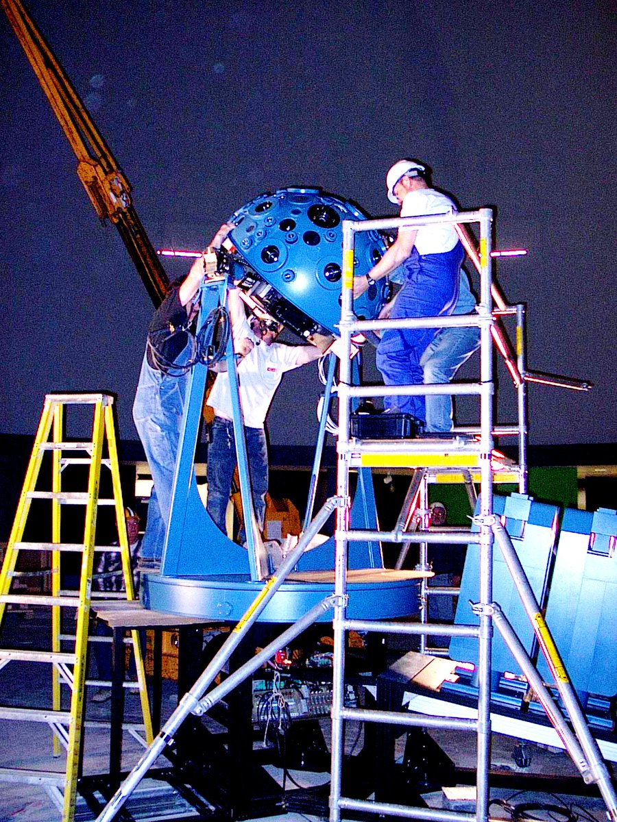 STLScienceCtr's tweet photo. Our Zeiss Universarium Mark IX star projector, installed in 2001, recreates the beauty of a starry night in the Planetarium. Over 9000 individual stars are projected through hand-drilled plates. It's so accurate, that some features of the sky can only be observed with binoculars! https://t.co/ahghThUFBl