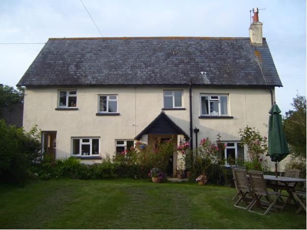 DevonFarms's tweet image. FARM TO LET - Buckridge Farm, Newton Abbot

🐂 61.74 acre (24.99ha) mixed adricultural holding
⌚  7 year initial tenancy
🌾 Details found here: soc.devon.cc/buckridgefarm_…

#Farmtolet #Farming #Devon #YFC #TFA #NFU