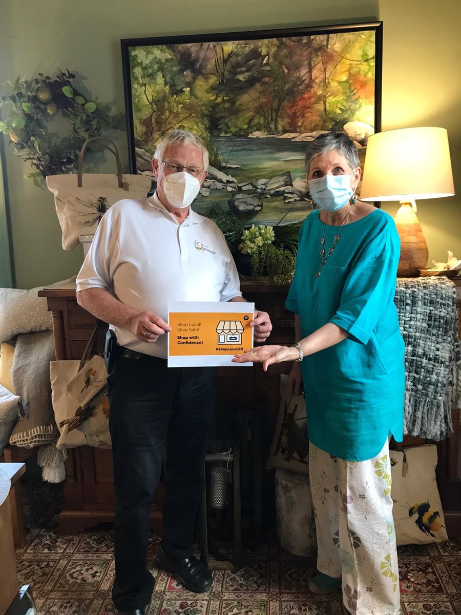 erniehardeman's tweet photo. This #OntAgWeek and long weekend, please support Oxford’s many great local businesses where you can and #shopsafe. Remember to protect yourself and others from #COVID19 by wearing a face mask, sanitizing your hands and practicing physical distancing. #ShopLocal #BuyLocal https://t.co/WkJNSfzOod