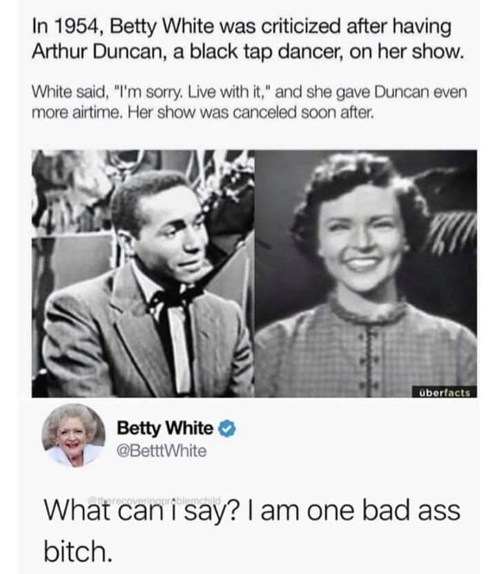 JenniferSchnoer's tweet photo. @BettyMWhite 💙💙
#roseisonebadbitch https://t.co/Zdip4B4nvQ
