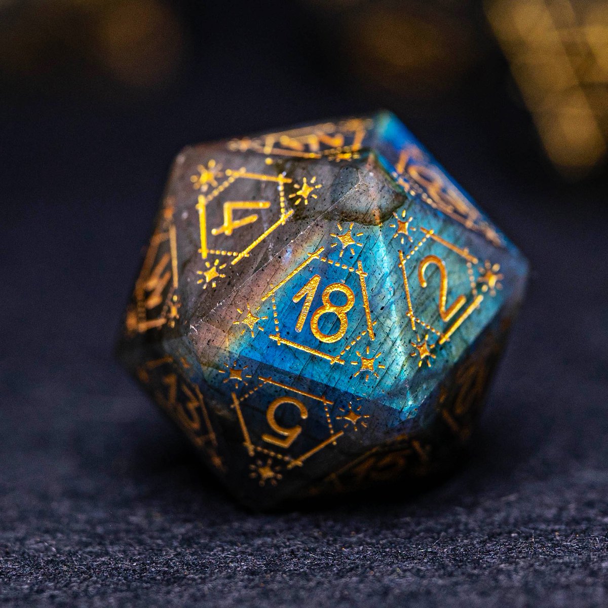 urwizards's tweet image. The shiny labradorite stone dice with celestial decorative design ✨✨✨

#dnd #dice #ttrpg #dungeonsanddragons #labradorite