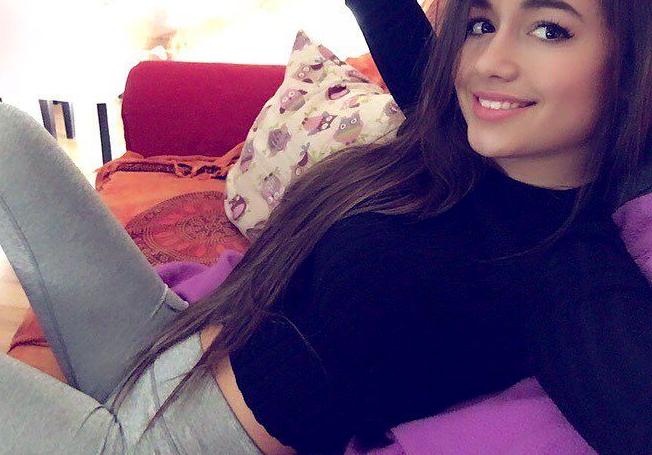 Words Change When Eyes Meet. 🍓💝